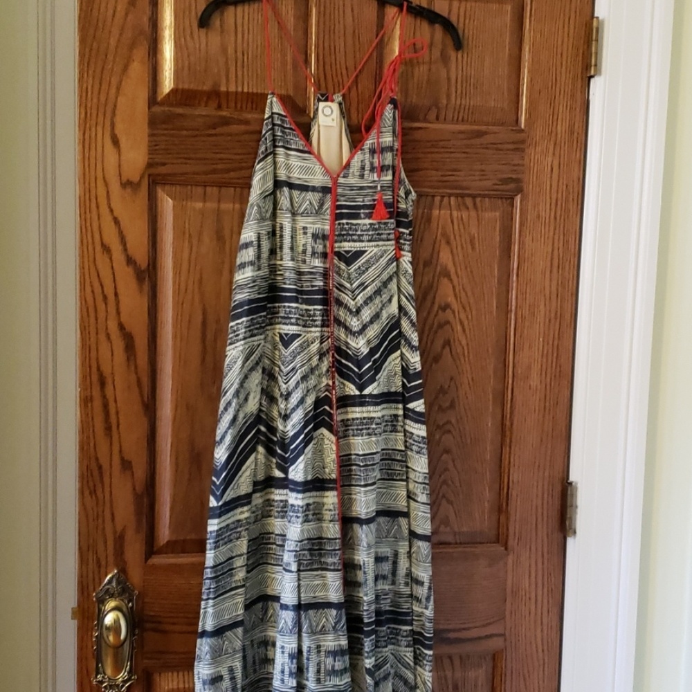 Akemi & Kin trapeze dress